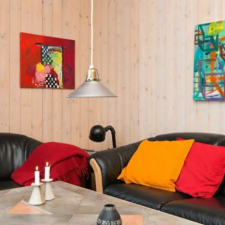 Prázdninový dům Four-bedroom Holiday In Sjolund 1